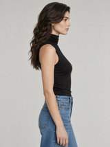 Soft Touch Sleeveless Turtleneck - Noir