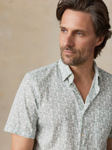 Faherty Short Sleeve Movement Monterey Shirt - Aspen Green Leaf
